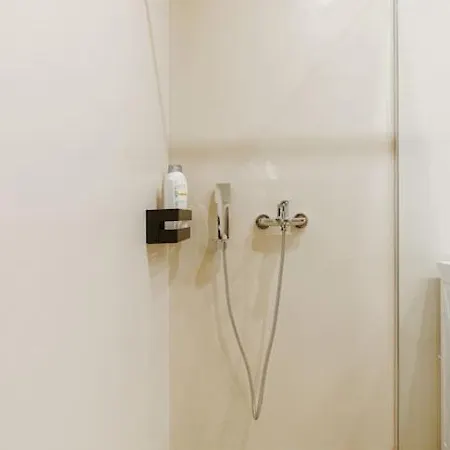Apartment Snug With Pvt Garden Access I *