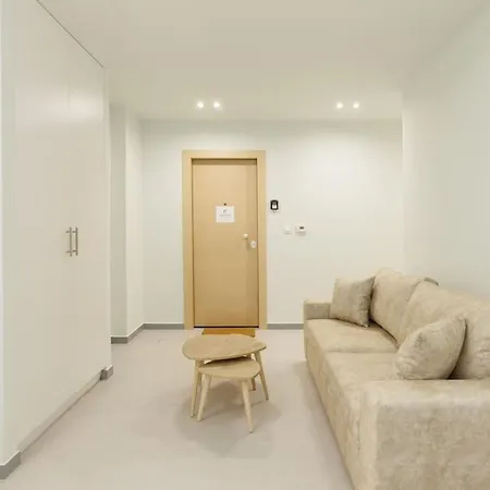 Snug With Pvt Garden Access I Apartment Athens