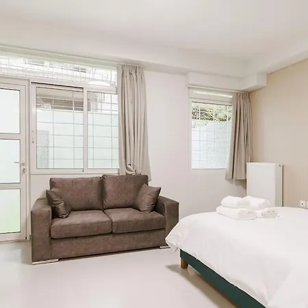 Snug With Pvt Garden Access I