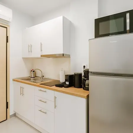 Snug With Pvt Garden Access I Apartament *