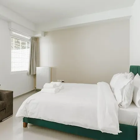 Snug With Pvt Garden Access I Apartment