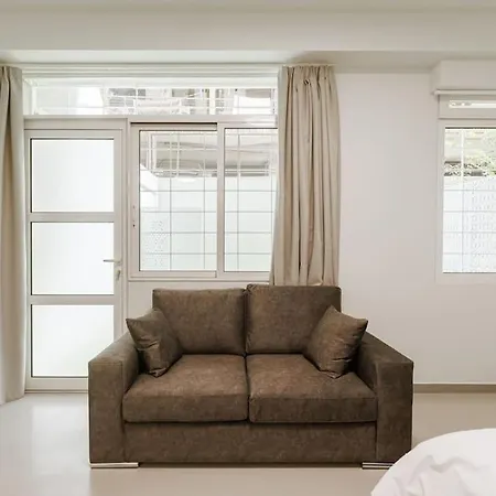Snug With Pvt Garden Access I Apartament *