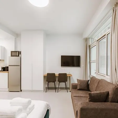 Snug With Pvt Garden Access I Apartament