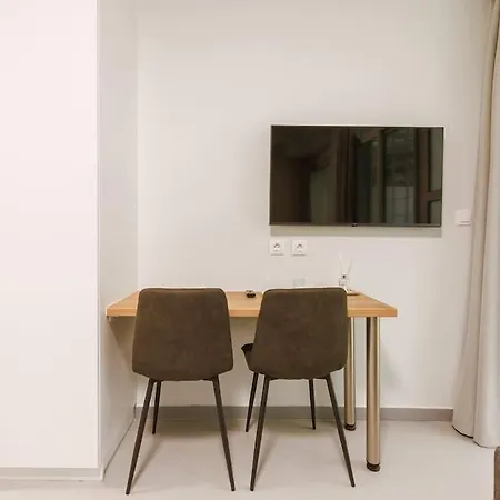 Apartment Snug With Pvt Garden Access I *